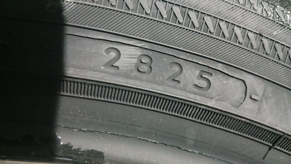 245 45 19 Yokohama BluEarth Winter V 906,2025,Japan