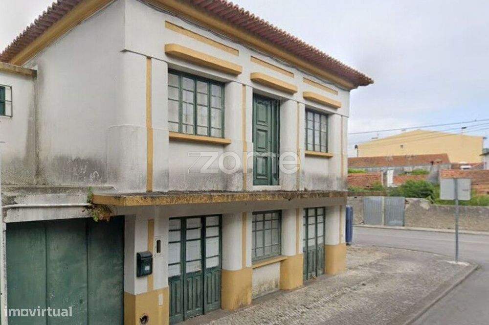 Moradia com Terreno de 2.585 m² | Potencial extraordinário — Mira, Coimbra