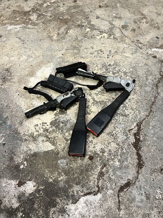 Corsa b ,jantes 15 e prendedor do sinto