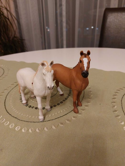 Zestaw koni Schleich