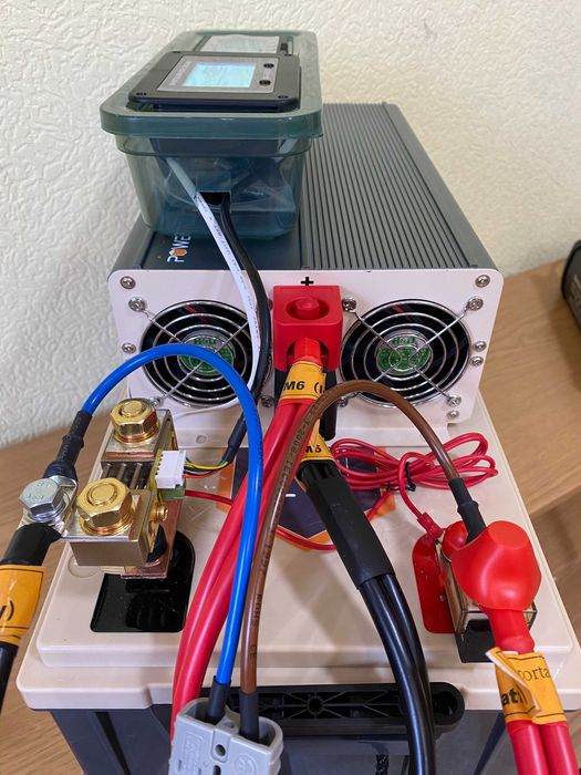 Система резервного живлення Power Queen 2000 W 3580 Wh (Німеччина)