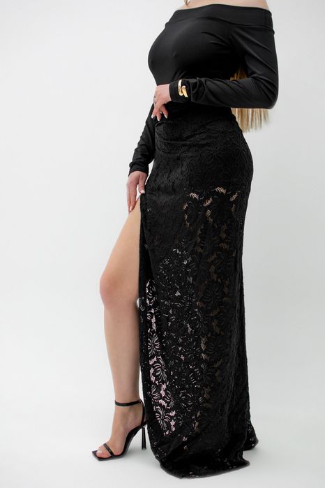 Мереживний комплект з комбінезоном та мереживною спідницею