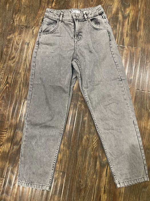 Джинсы mom bershka 34 размер