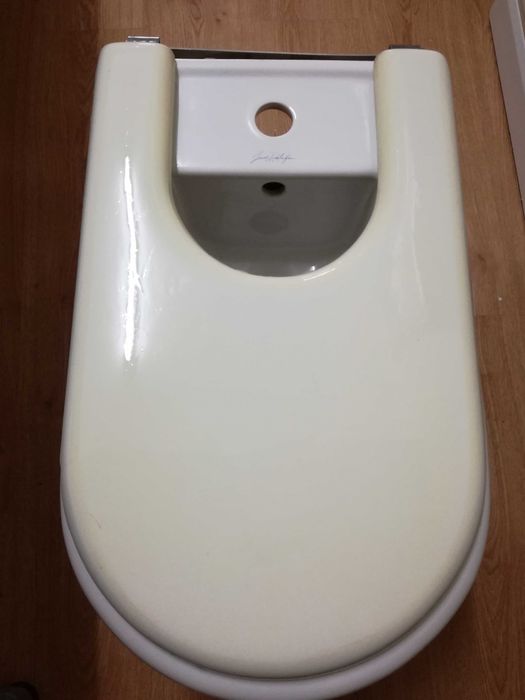 Bidé c/ tampa JACOB DELEFON, novo