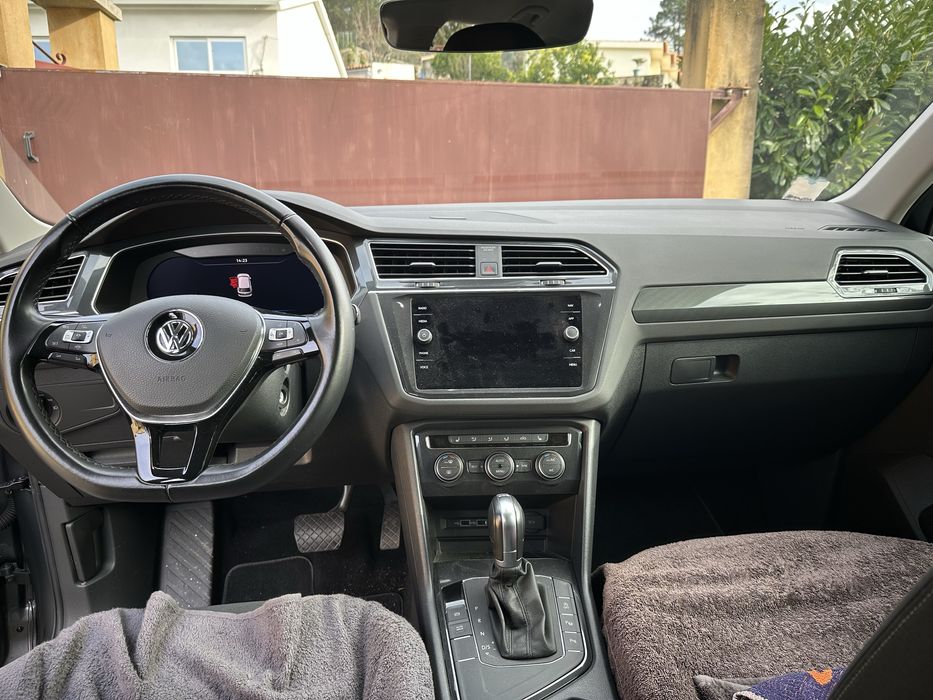 Volkswagen Tiguan 2.0 TDI DSG7 R-LINE
