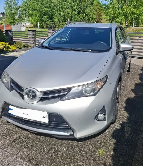 Toyota Auris II 2.0 TS kombi D-4D Premium  2015r.