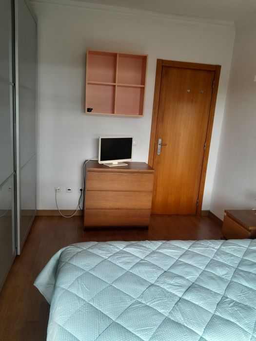 Quarto   Estoril (inf.só telefone)