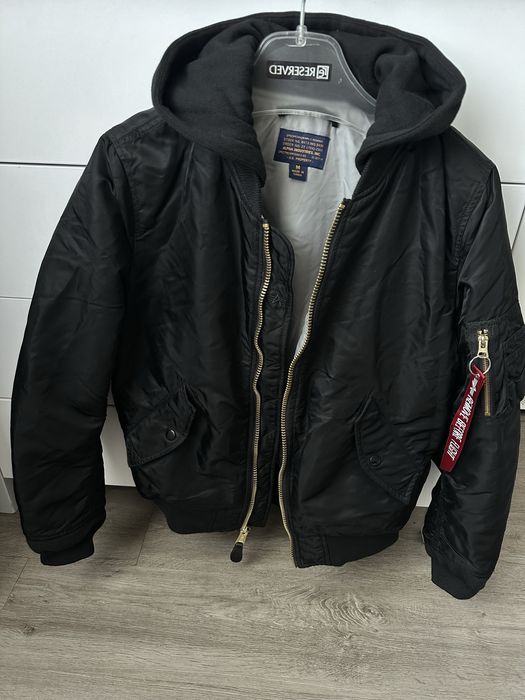 Жіночий Бомбер Alpha Industries оригінал