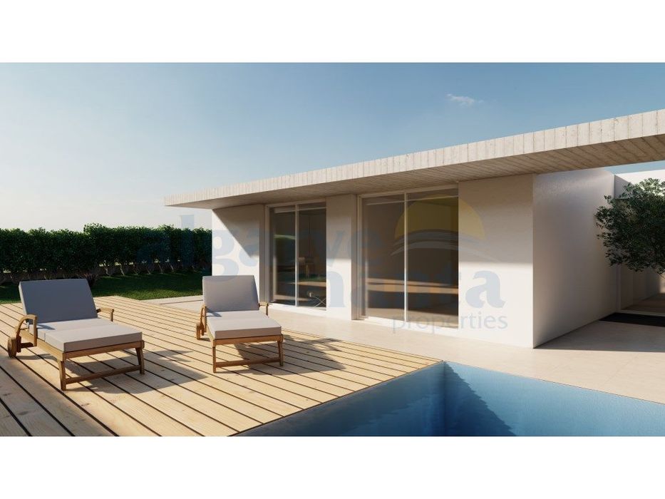 Moradia T3 Térrea de Luxo com Piscina e Garagem na Quinta do Sobral
