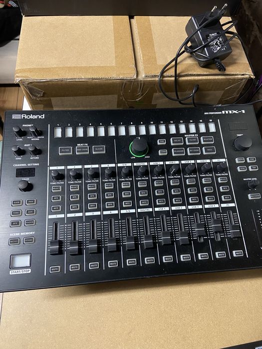 Roland AIRA MX-1 Mix Performer – mikser performance