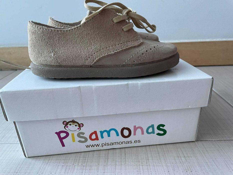 Sapatos menino de carmuça bege