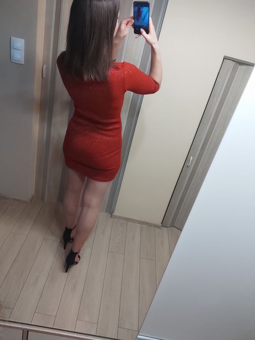 Czerwona,brokatowa, krótka sukienka dzianinowa S