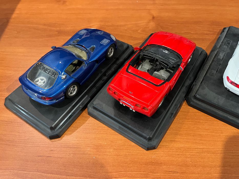 Burago 1:24 viper Corvette porsche