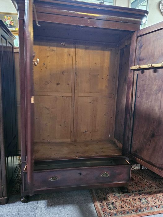 Roupeiro muito antigo de duas portas mais gaveta - Bom estado geral