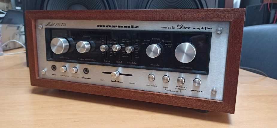 Amplificador Marantz 1070