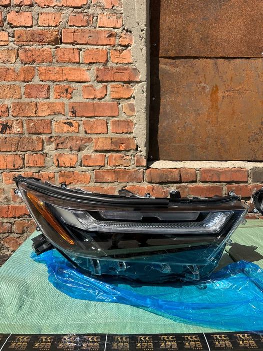 Фари, фара Toyota Rav4 Тойота Рав4 2022 2023 2024