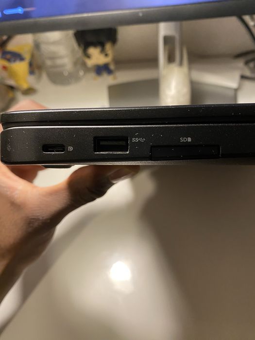 Portatil DELL 16G