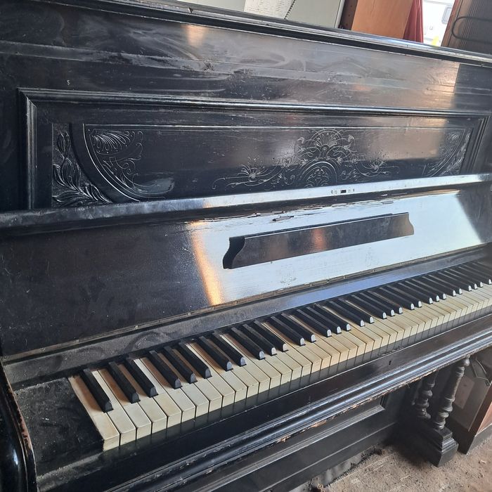 Pianino Ernst Wittig