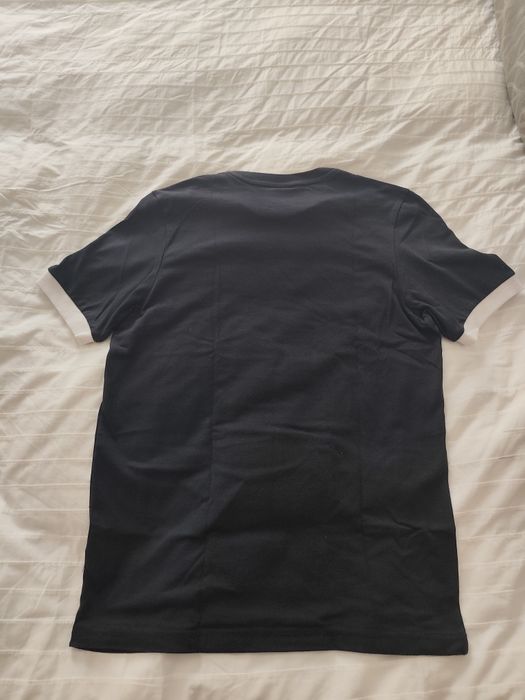 T-shirt preta Lonsdale