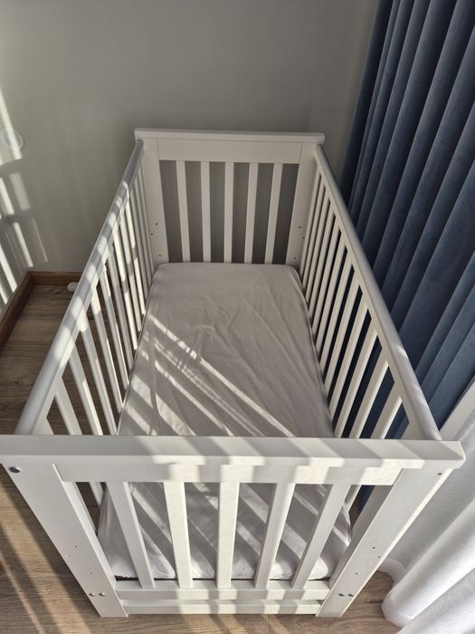 Lozeczko dzieciece z komoda