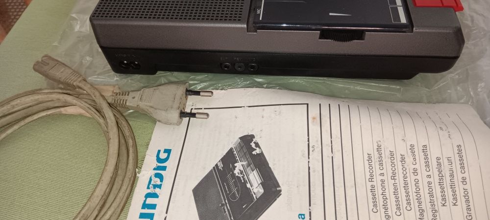 Grundig CR100 - gravador cassetes