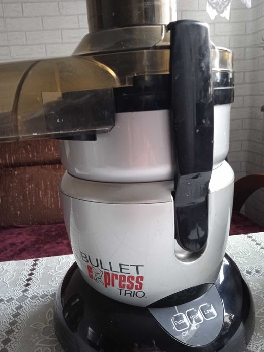 Robot kuchenny bullet ekspres trio
