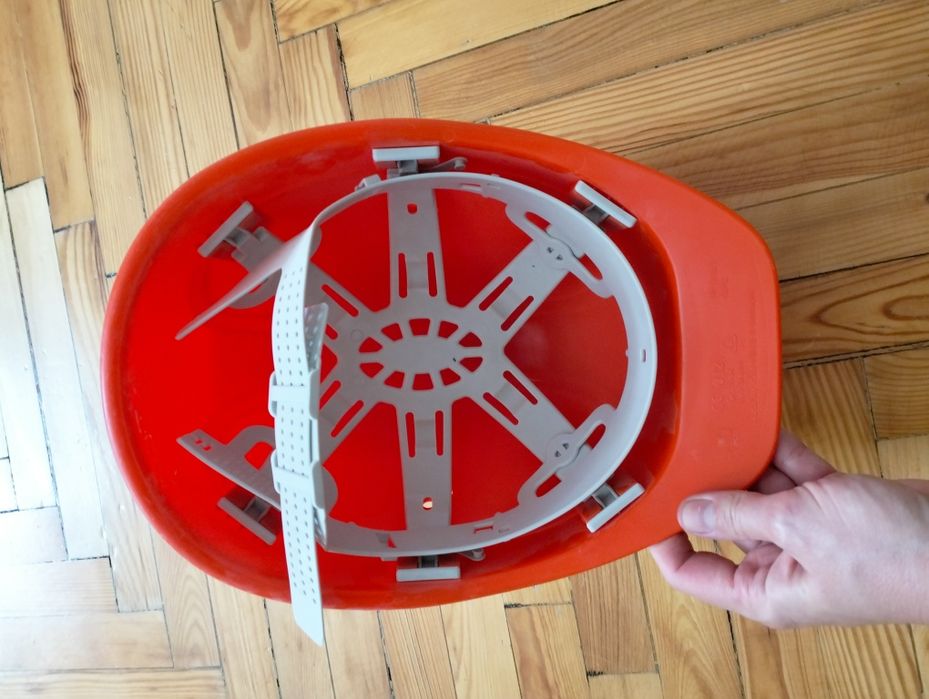 Каска будівельна