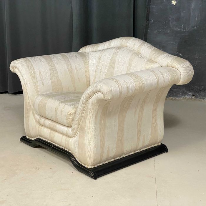 Elegancki komplet wypoczynkowy 3+2+1 w klasycznym stylu