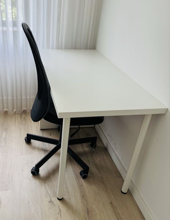 Secretaria esolar com gavetas e cadeira