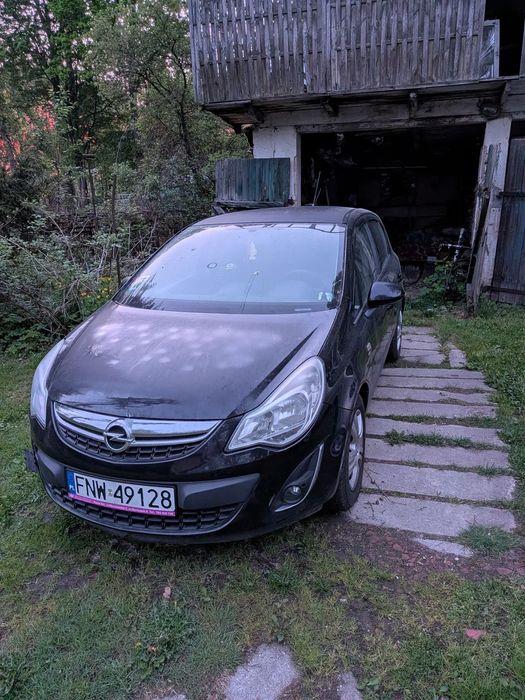 Opel Corsa Opel Corsa D 2011 uszkodzony silnik, dobrze wyposażona