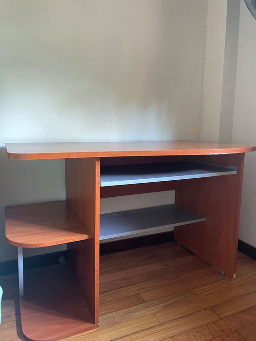 Secretaria madeira