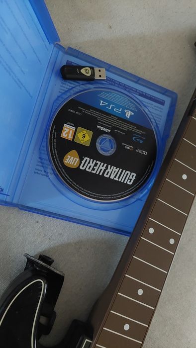 Dwie gitary Guitar Hero PS4 + gra + adapter USB