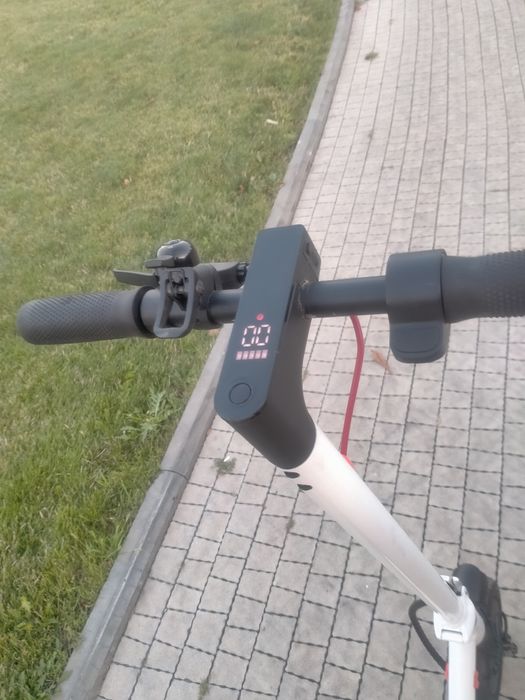 Продам електросамокат Crosser E9