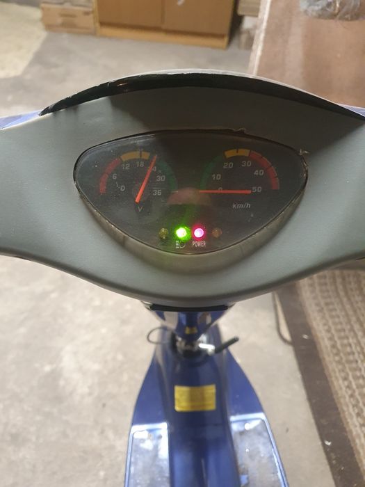 Skuter elektryczny