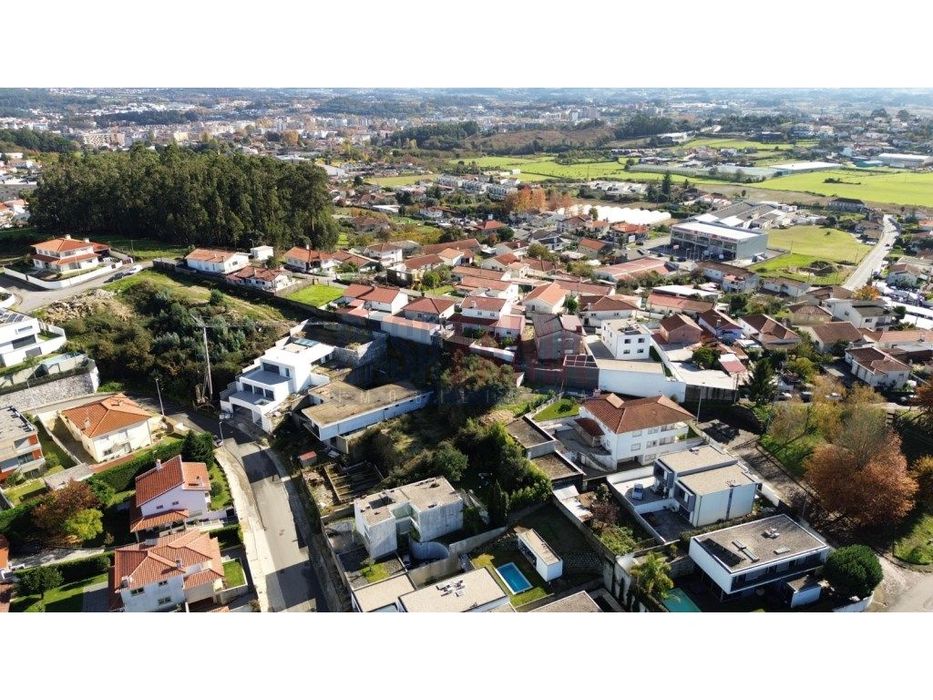 Terreno incrível com projeto APROVADO e construção já iniciada!