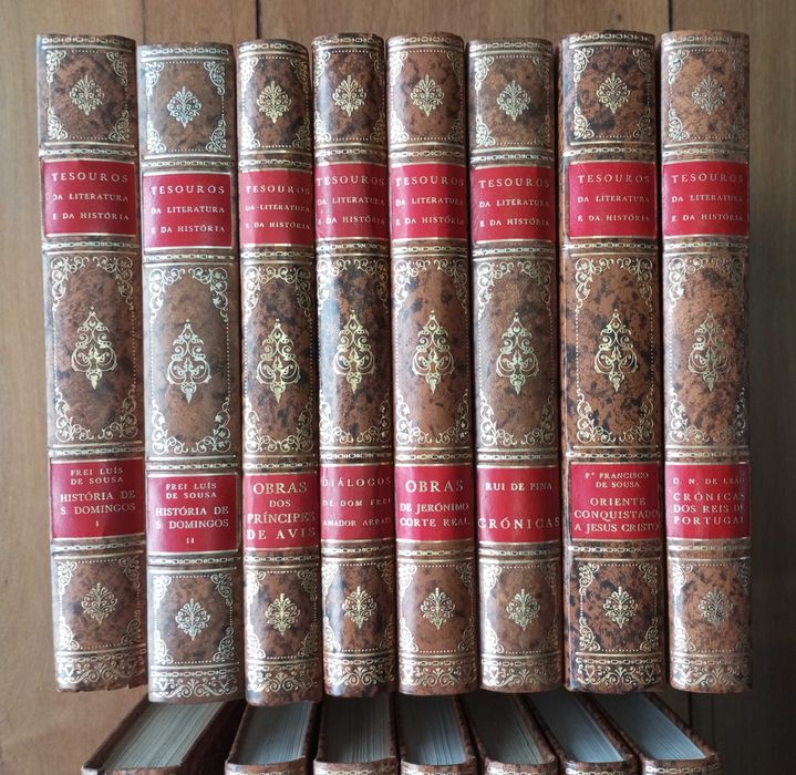 Conjunto de 15 volumes Tesouros da Literatura e da História