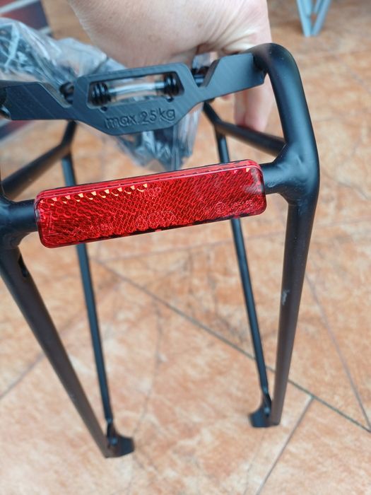 Nowy bagażnik rowerowy z oświetleniem  Sattel sr