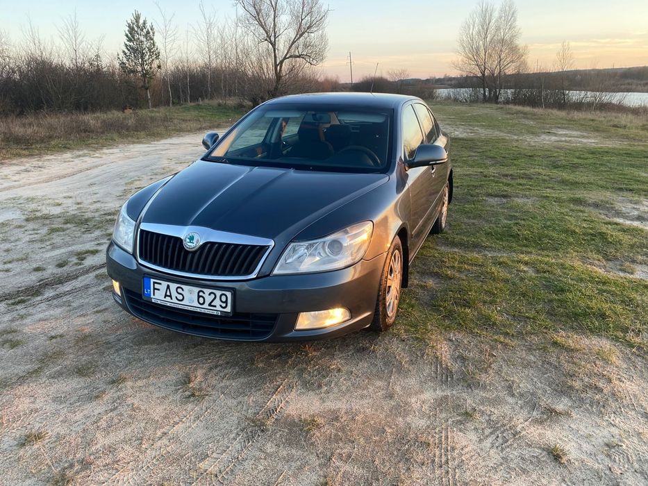 Автор в наявності 
1.9 дизель, 77kW
Свіжопригнане 
По двигуну та щепленню зауважень немає
По ходовій все добре 
Хороша зимова резина 
Сервісна книжка 
Детальніше по телефону