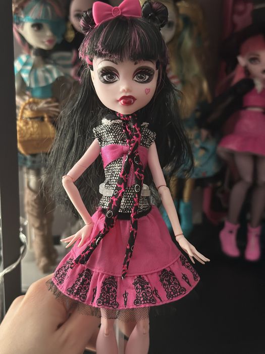 Дракулаура день фото монстер хай