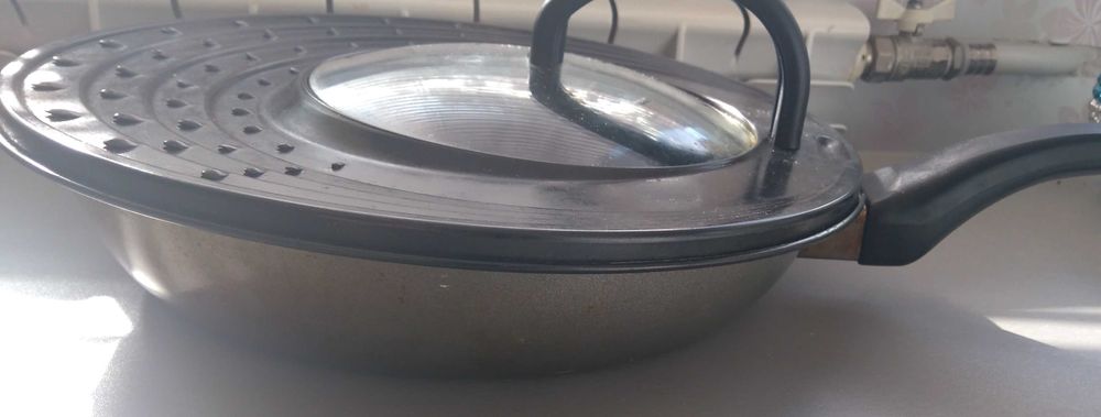 Сковорода со cпециальной крышкой 28 см Бренд Silit Германия.