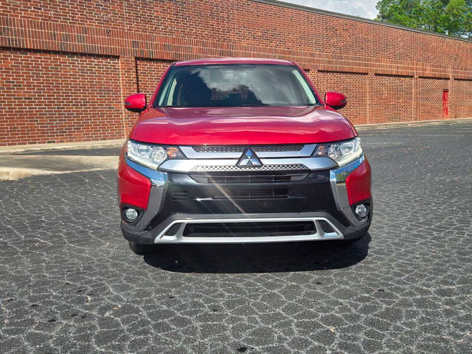 Mitsubishi Outlander SE      2019