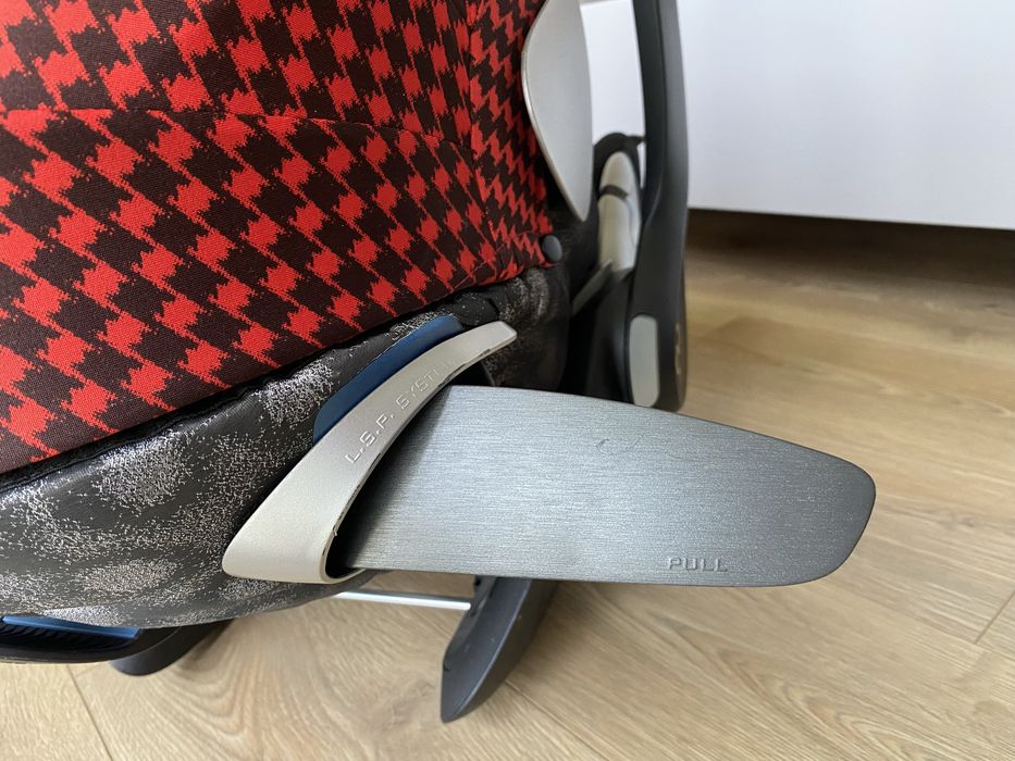 Автолюлька Cybex cloud z i-size rebellious