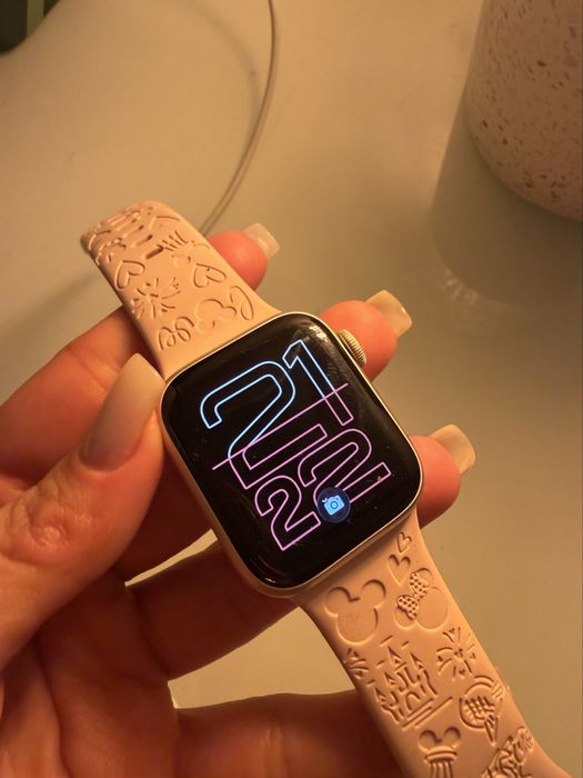 Apple Watch SE 2ª Geração – 40mm GPS (Starlight) + Acessórios