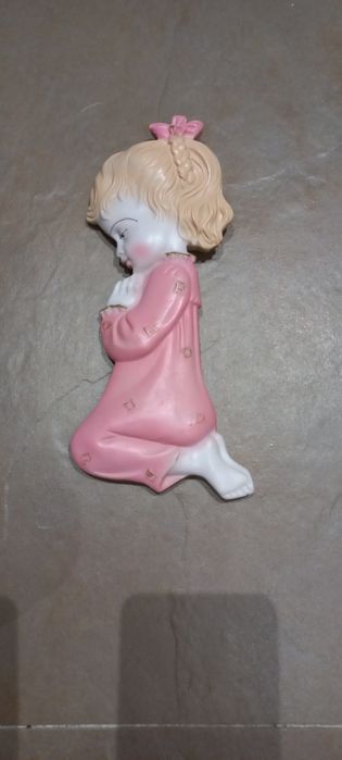 Imagem de Menina rezando