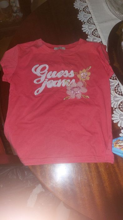 Roupa usada em bom estado