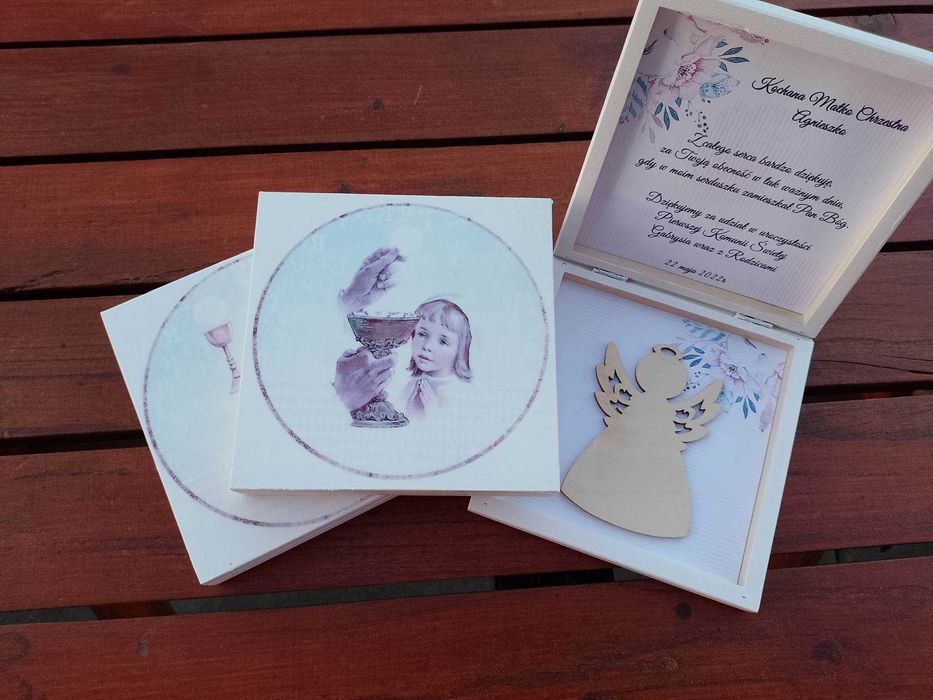 Podziękowania komunijne w pudełku drewnianym