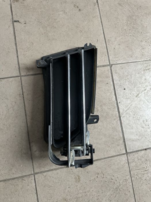 Люверс , активні жалюзі Tesla Model S 2012-2016