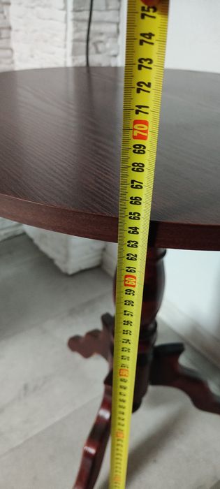 Stolik okrągły na nóżce mahoń/brąz średnica 57cm