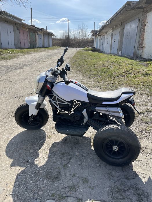 Дитячий мотоцикл