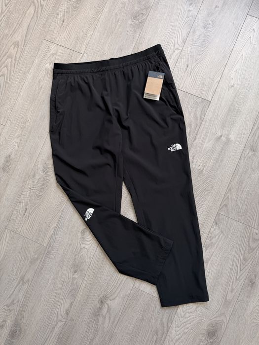 Нейлоновые штаны The North Face 2026 (ТНФ)